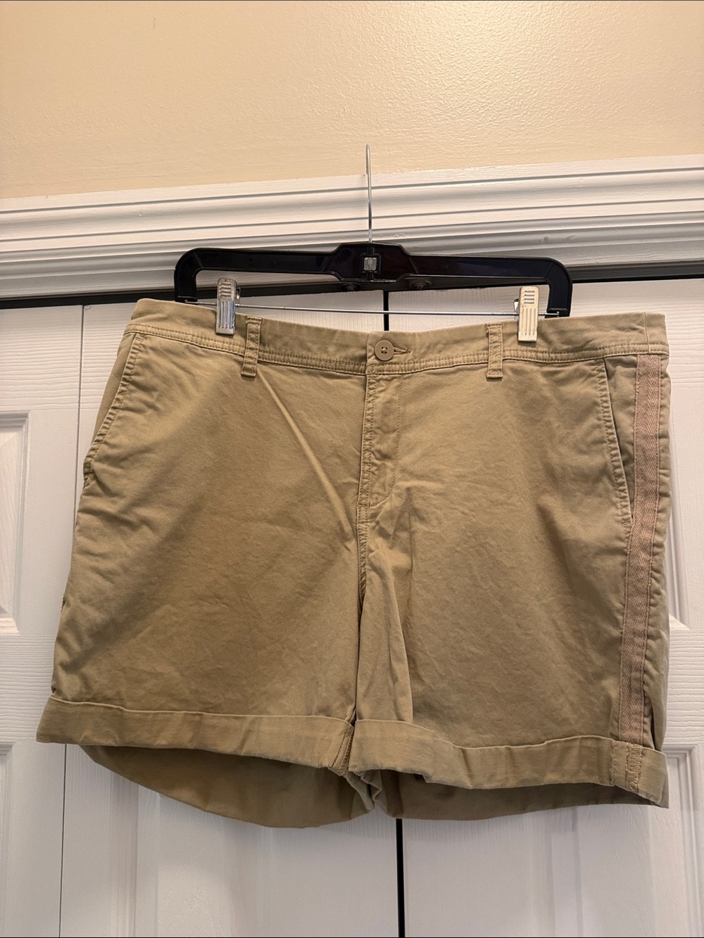 Classic Khaki Women's Shorts